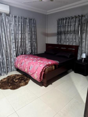 East Legon Private Room with Wi-fi